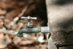 Friedhof - Wasserzapfstelle - Wassertechnik - Trogbrunnen - Wasserstelen - Schöpfstellen